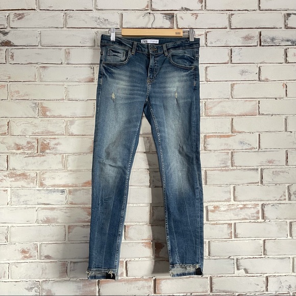 Zara distressed skinny jeans raw bottom hem mid rise